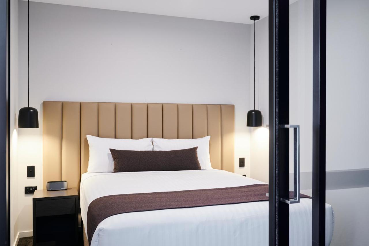ホテル Abode Belconnen キャンベラ エクステリア 写真