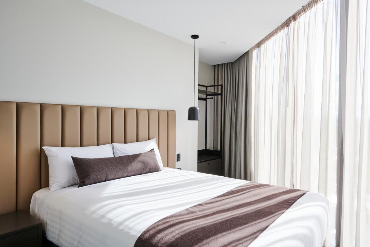 ホテル Abode Belconnen キャンベラ エクステリア 写真