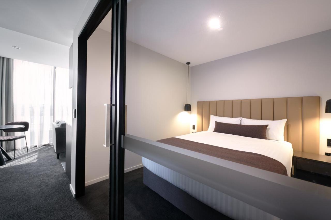 ホテル Abode Belconnen キャンベラ エクステリア 写真