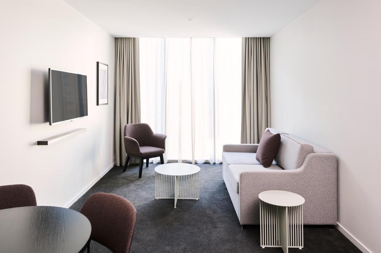 ホテル Abode Belconnen キャンベラ エクステリア 写真