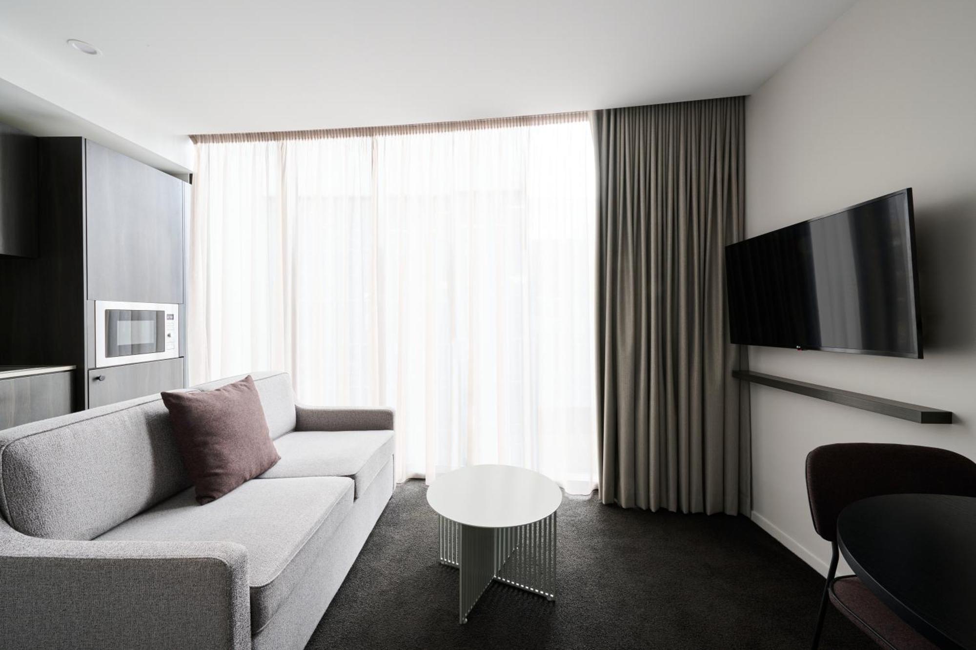 ホテル Abode Belconnen キャンベラ エクステリア 写真